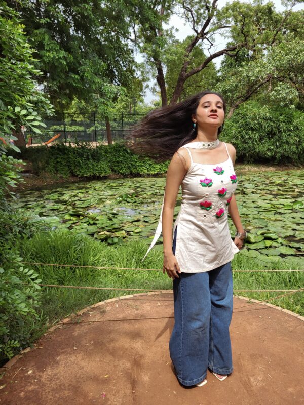 Lotus Kurti